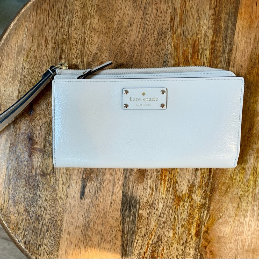 Kate Spade Wristlet Wallet Like New - Ivory